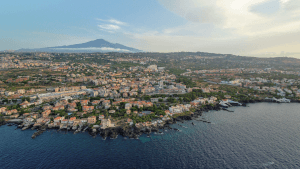 Hoe u een goedkope auto kunt huren op de luchthaven van Catania