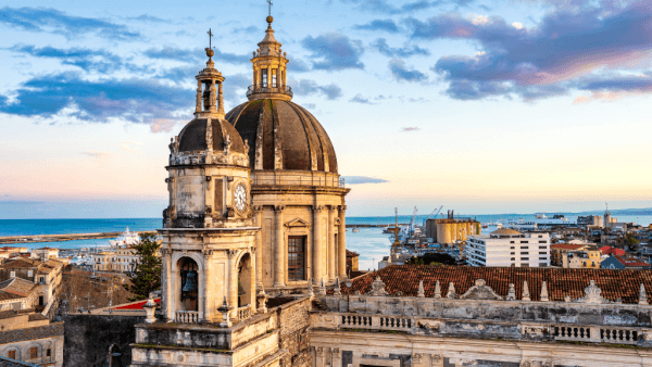 Hoe kom ik van de luchthaven van Catania naar het stadscentrum?