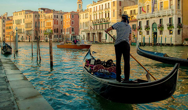 Car hire in Venice