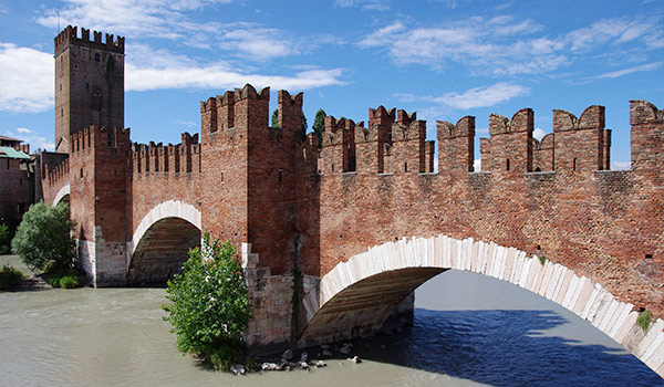 Car hire in Verona